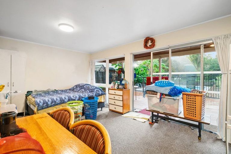 Photo of property in 27 Walpole Avenue, Hillpark, Auckland, 2102