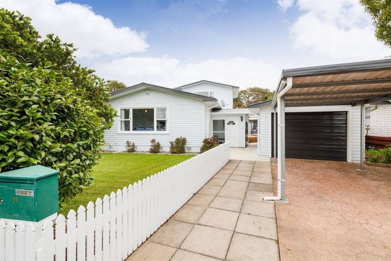 Photo of property in 11 Erin Street, Hokowhitu, Palmerston North, 4410