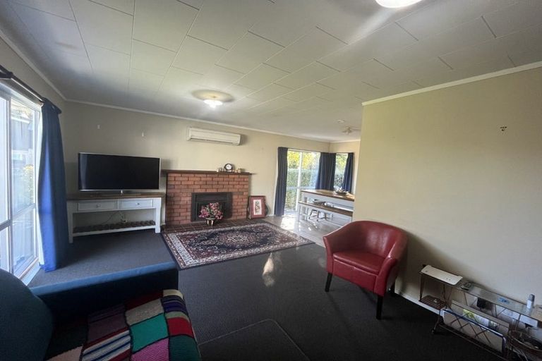 Photo of property in 25 Kaweka Place, Havelock North, 4130