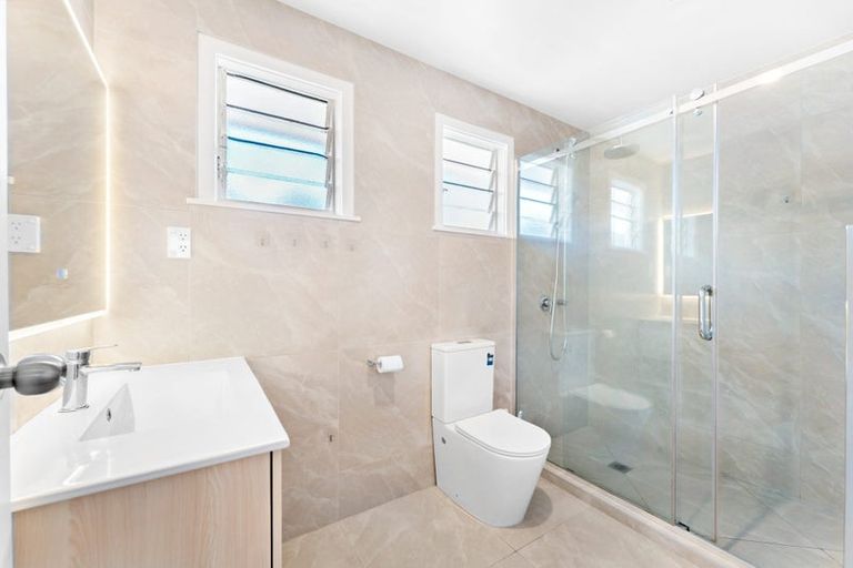 Photo of property in 56 Bolton Street, Blockhouse Bay, Auckland, 0600