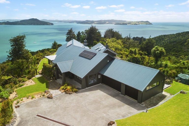 Photo of property in 15a Te Papa Road, Kawakawa Bay, 2585