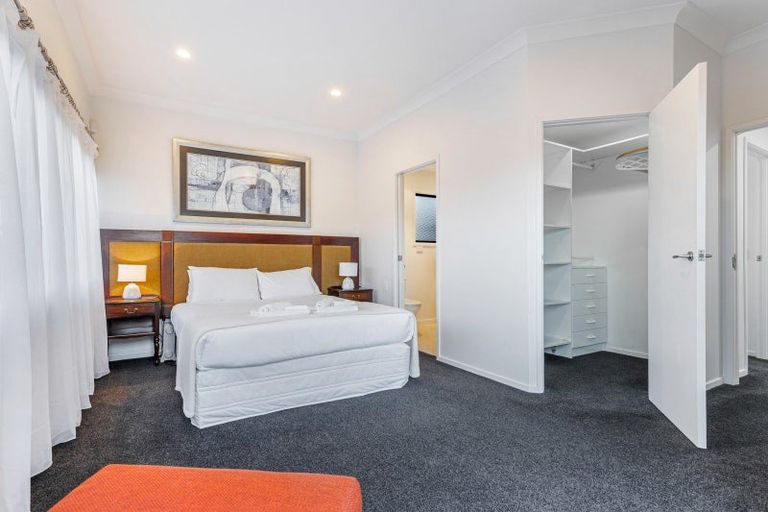 Photo of property in 35 Masterton Road, Rothesay Bay, Auckland, 0630