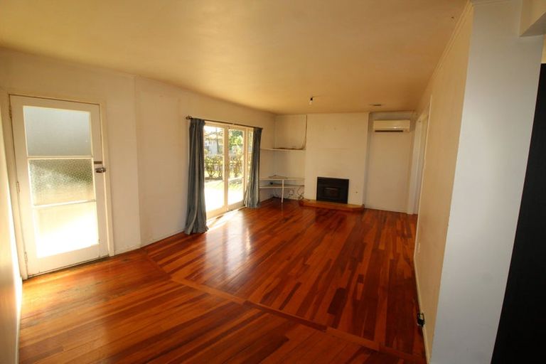 Photo of property in 27 Wharf Road, Te Atatu Peninsula, Auckland, 0610
