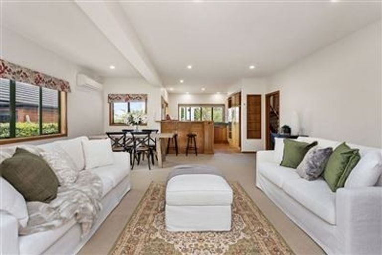 Photo of property in 31 Thornycroft Street, Fendalton, Christchurch, 8052