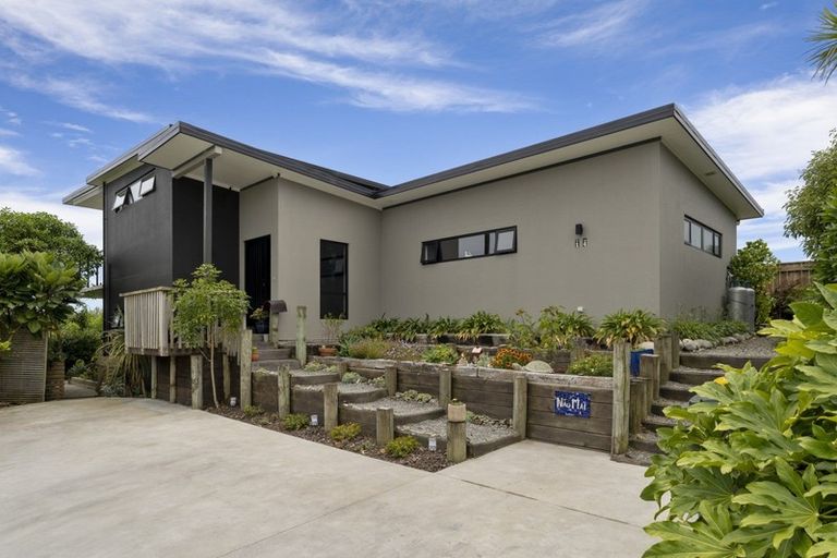 Photo of property in 14 Duncans Way, Otaki Beach, Otaki, 5512