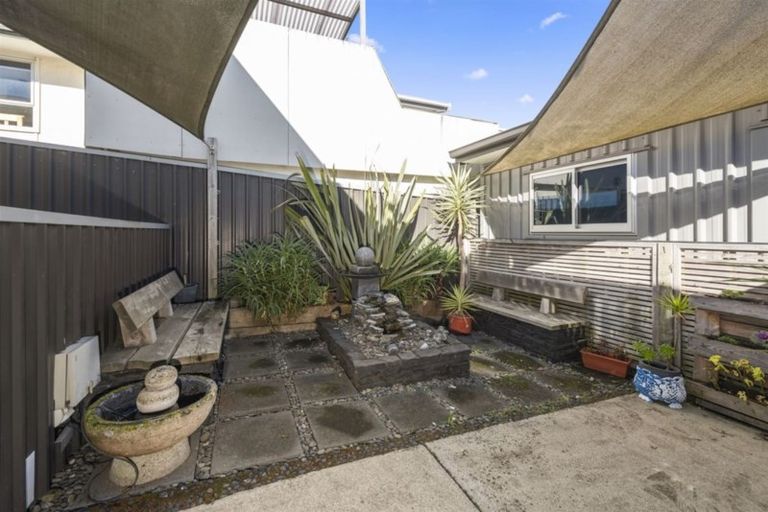 Photo of property in 34 Pitau Road, Mount Maunganui, 3116