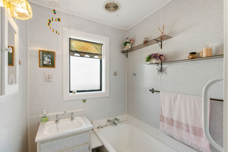 Photo of property in 12 Blankney Street, Hornby, Christchurch, 8042