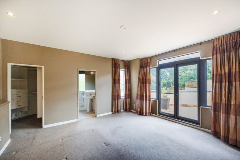 Photo of property in 5 The Oaks, Awapuni, Palmerston North, 4412