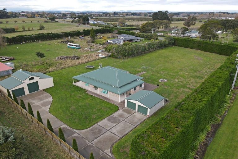 Photo of property in 8 Brandon Hall Road, Bulls, 4894