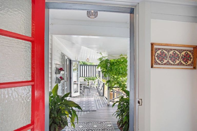 Photo of property in 6 Beresford Street, Russell, 0202