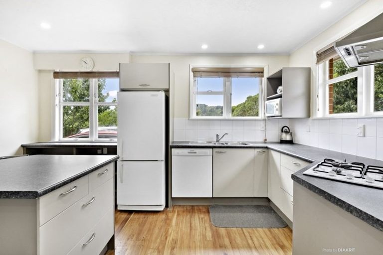 Photo of property in 33 Raukawa Street, Strathmore Park, Wellington, 6022