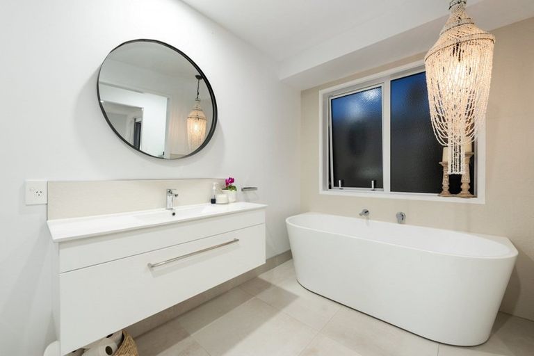 Photo of property in 35 El Questro Drive, Papamoa, 3118