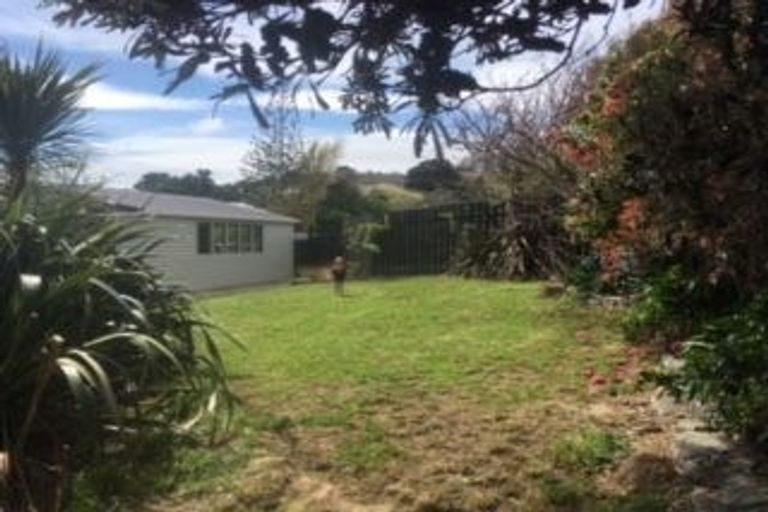 Photo of property in 3 Chaffey Crescent, Titahi Bay, Porirua, 5022