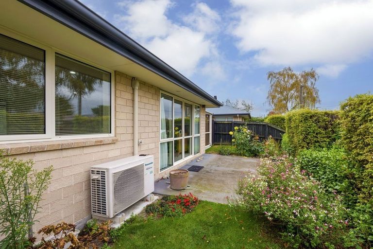 Photo of property in 3/46 Staveley Street, Avonhead, Christchurch, 8042