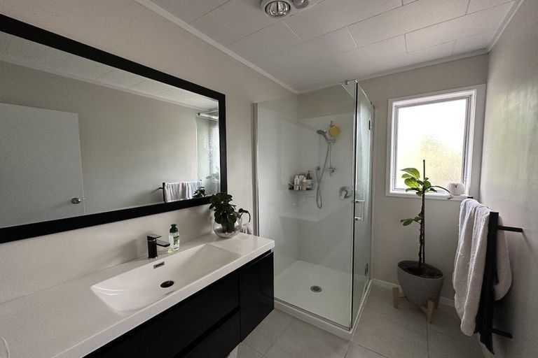 Photo of property in 2/15 Sherie Place, Howick, Auckland, 2014