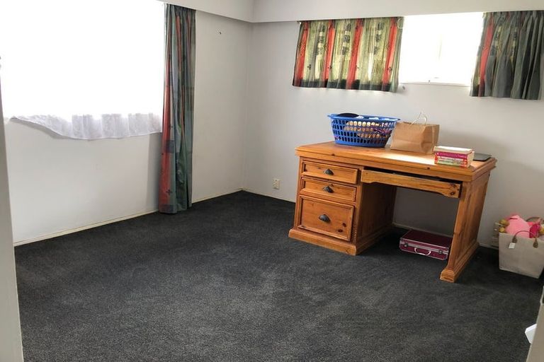 Photo of property in 1/77 Tiraumea Drive, Pakuranga, Auckland, 2010