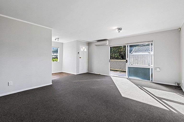 Photo of property in 2/31 Alamein Avenue, Belmont, Auckland, 0622