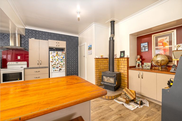 Photo of property in 300 Kakepuku Road, Pokuru, Te Awamutu, 3873