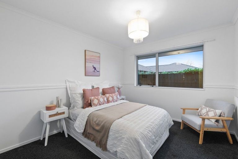 Photo of property in 24 James Drive, Woodend, 7610