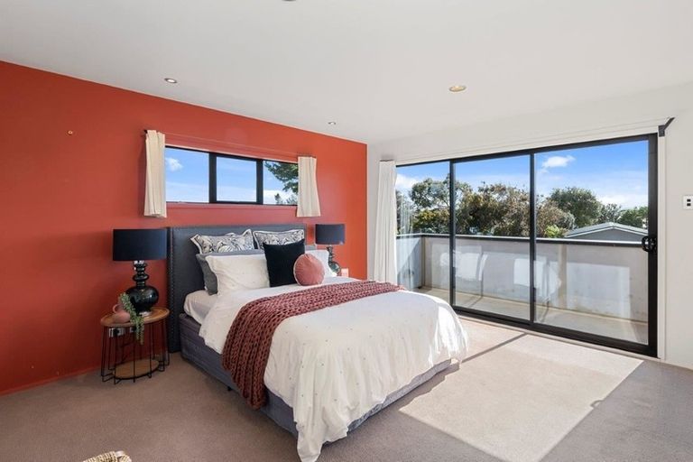 Photo of property in 17 Pine Ridge Terrace, Waikanae Beach, Waikanae, 5036