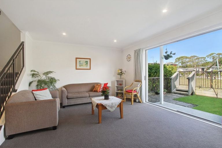 Photo of property in 7 Briddock Way, Swanson, Auckland, 0614