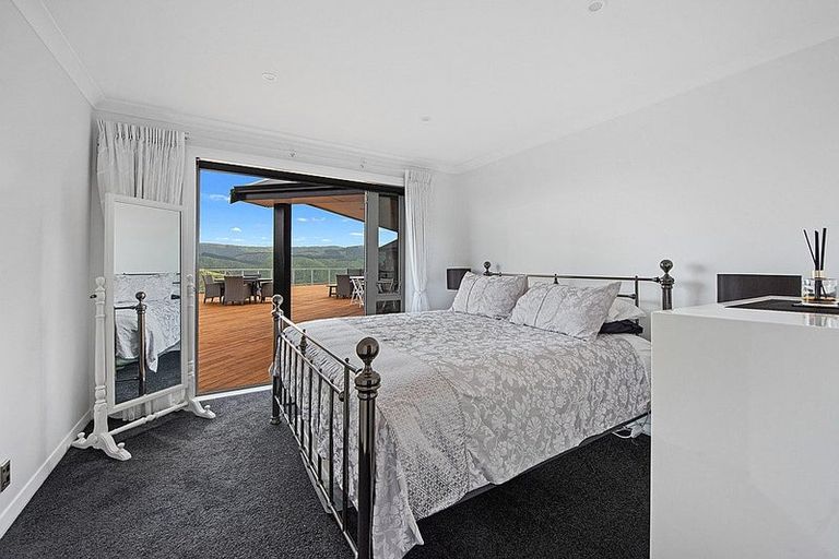 Photo of property in 1 Mount Marua Way, Timberlea, Upper Hutt, 5018