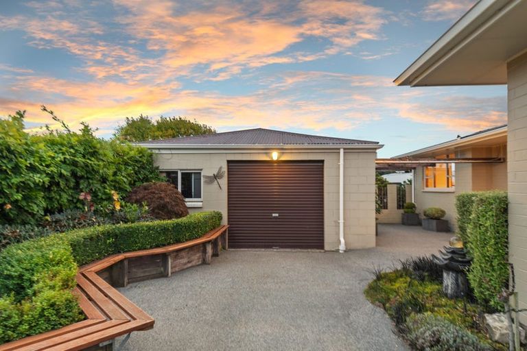 Photo of property in 123 Queenspark Drive, Parklands, Christchurch, 8083