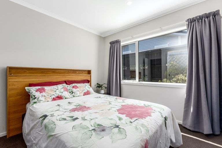 Photo of property in 34 Margaret Shields Avenue, Aotea, Porirua, 5024