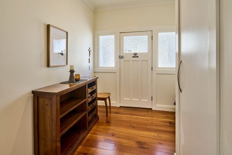 Photo of property in 22 Central Terrace, Alicetown, Lower Hutt, 5010