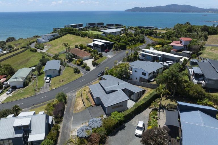 Photo of property in 11 Dudley Crescent, Cable Bay, 0420