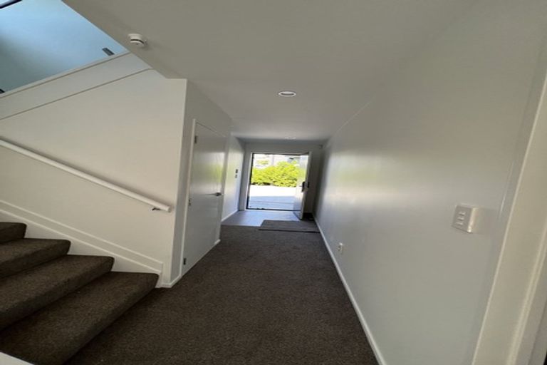 Photo of property in 9a Kaweka Street, New Lynn, Auckland, 0600