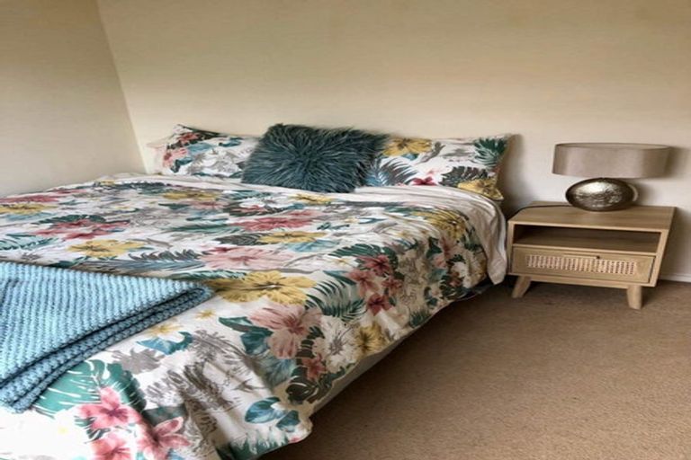 Photo of property in 2/59a Norwood Road, Bayswater, Auckland, 0622