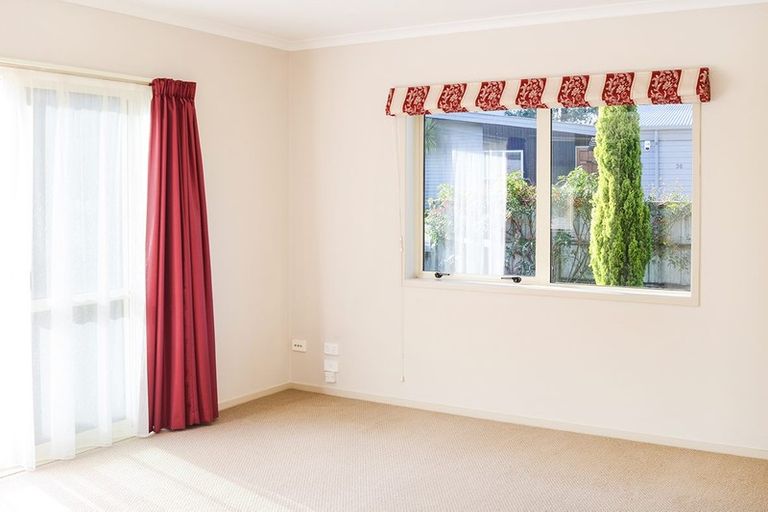 Photo of property in 41 Caulfield Place, Pukehangi, Rotorua, 3015