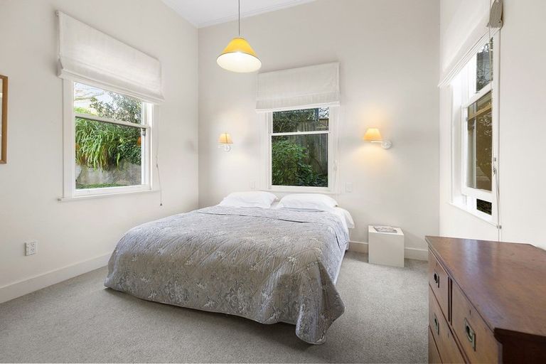 Photo of property in 10 Wesley Road, Kelburn, Wellington, 6012