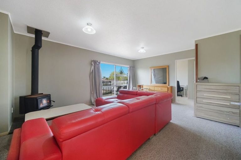 Photo of property in 71 Seaview Road, Glenfield, Auckland, 0629
