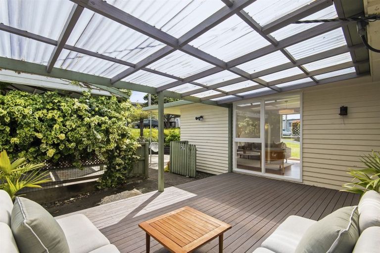 Photo of property in 21 Tui Glen Road, Birkenhead, Auckland, 0626