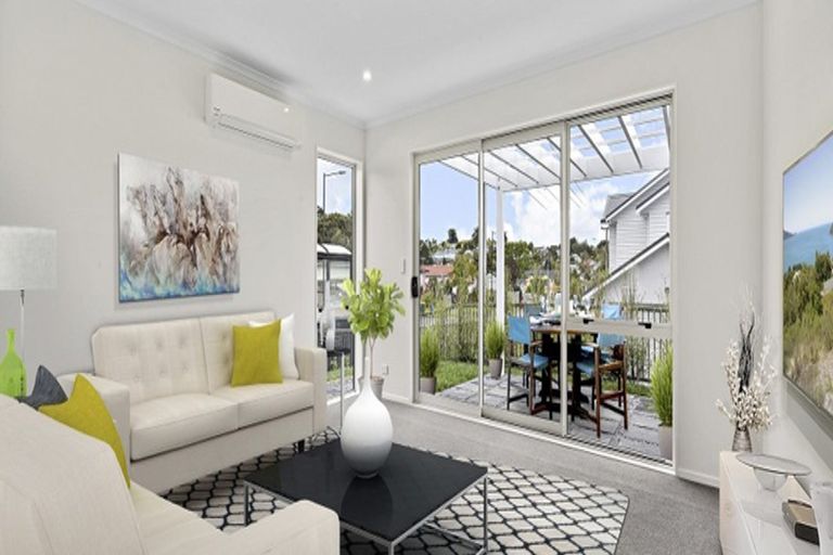 Photo of property in 97 Granville Drive, Massey, Auckland, 0614