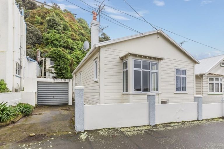 Photo of property in 16 Wellington Road, Hataitai, Wellington, 6021