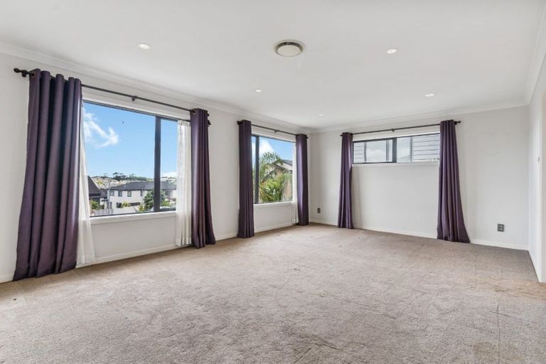 Photo of property in 101 Medallion Drive, Oteha, Auckland, 0632