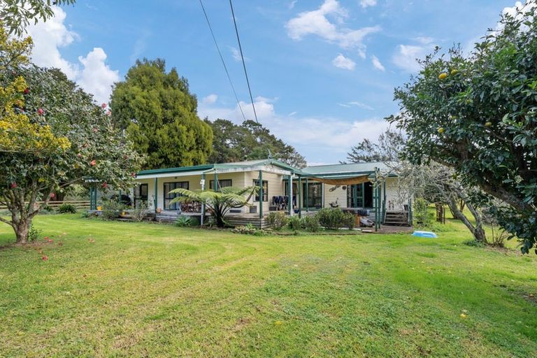 Photo of property in 238 Tauraroa Road, Maungakaramea, Whangarei, 0178