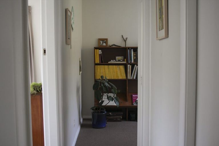 Photo of property in 2 Paparangi Crescent, Paparangi, Wellington, 6037