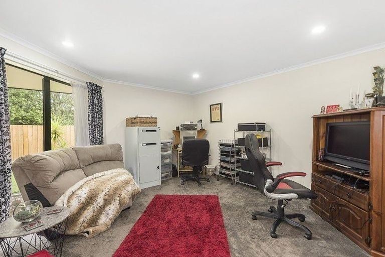 Photo of property in 64 Nielsen Gardens, Rototuna, Hamilton, 3210