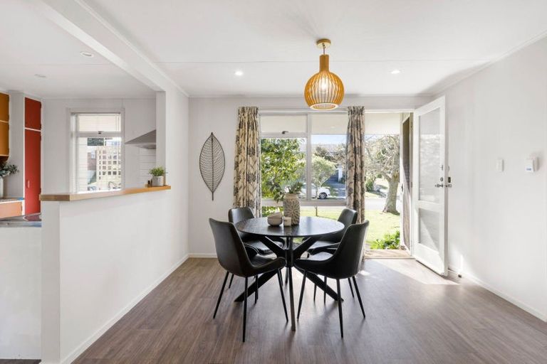 Photo of property in 21 Morrow Avenue, St Andrews, Hamilton, 3200