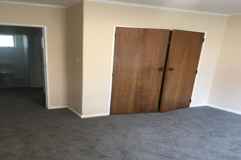 Photo of property in 3 Cyril Way, Paparangi, Wellington, 6037