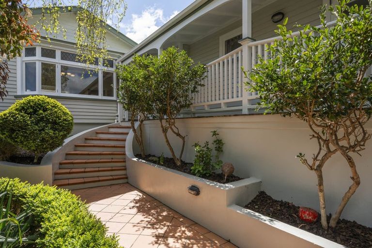 Photo of property in 29 Seaview Road, Paremata, Porirua, 5024