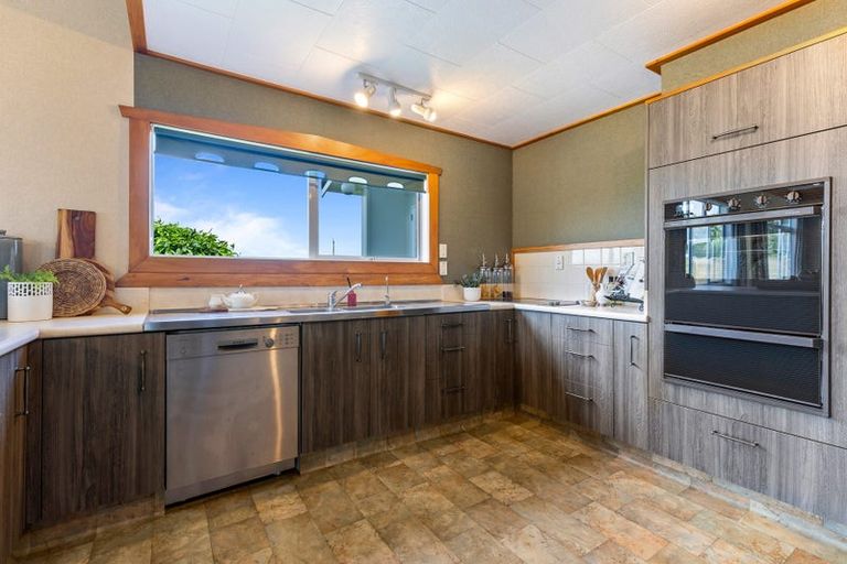 Photo of property in 178 Hurndall Street East, Maungaturoto, 0520