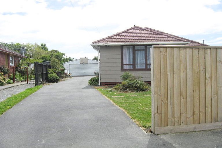 Photo of property in 12 Grosvenor Street, Redwood, Christchurch, 8051