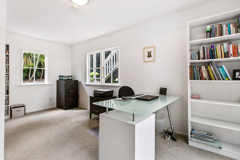 Photo of property in 59 Chatham Avenue, Paremoremo, Auckland, 0632