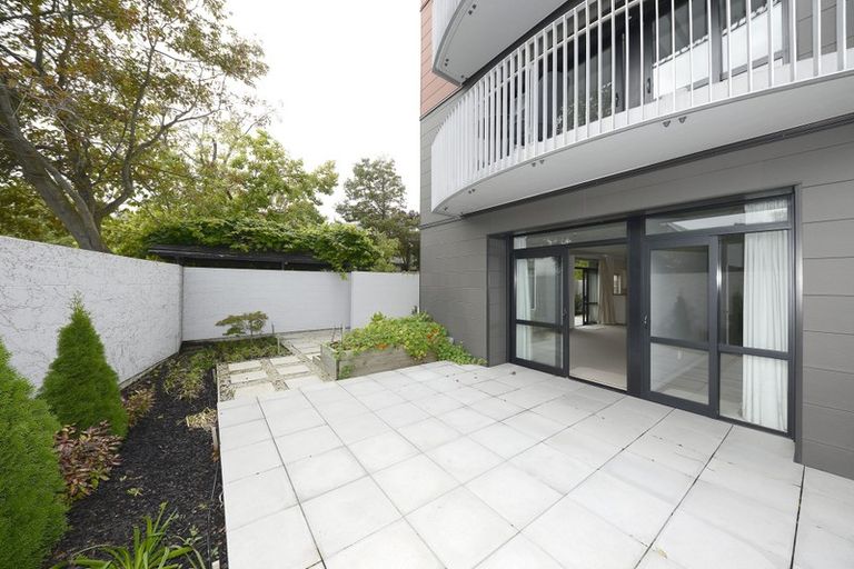 Photo of property in Gloucester Towers, 2/28 Gloucester Street, Christchurch Central, Christchurch, 8013