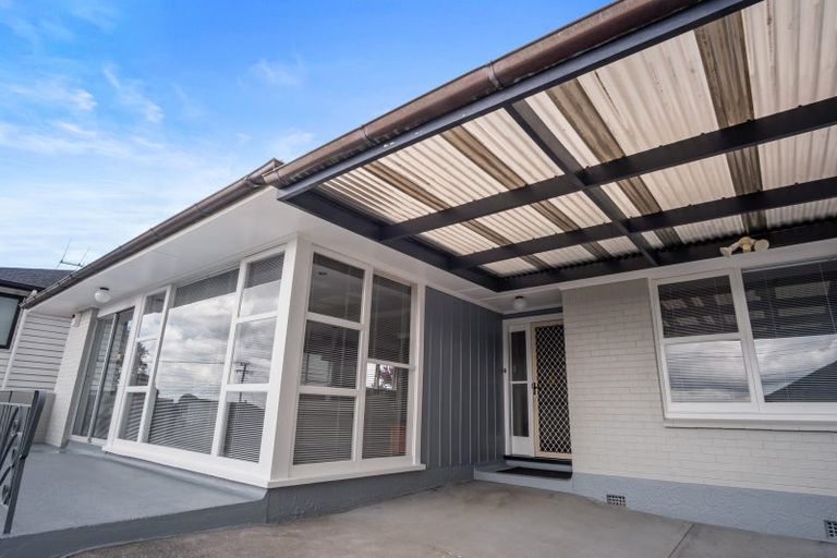 Photo of property in 18a Tiroroa Avenue, Te Atatu South, Auckland, 0610